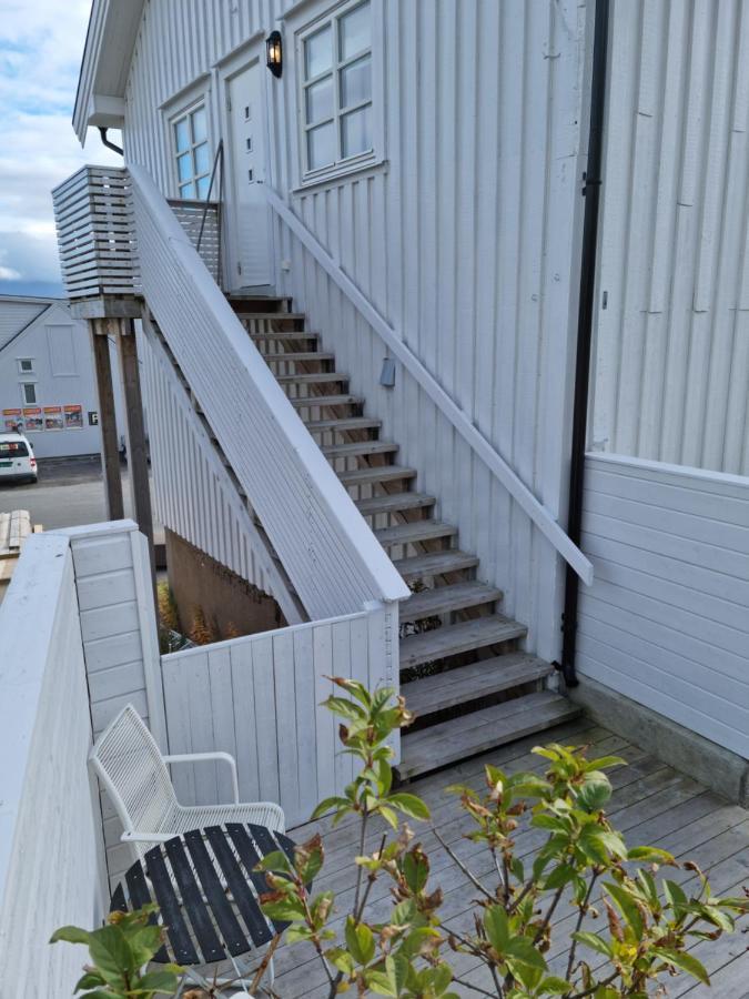 Koselig leilighet midt i sentrum Lejlighed Skjervoy Eksteriør billede